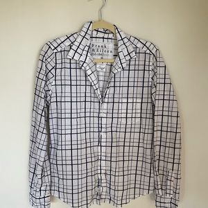 Frank & Eileen crinkle fabric blouse. Navy/white plaid. Size M. Barely worn.